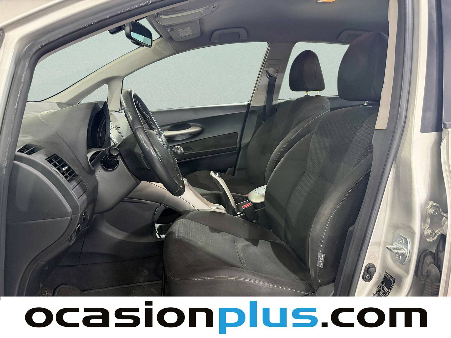 Foto asientos delanteros Toyota Auris Toyota Auris 2.2 D-4D Sport (177 CV)