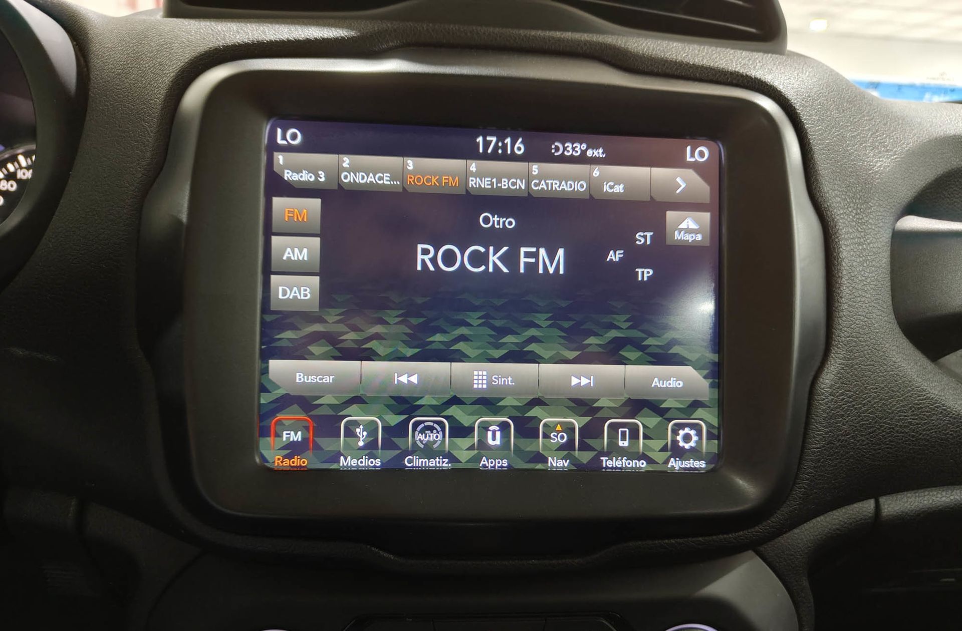 Jeep Renegade 1.3G Limited 4x2 Ddct - foto 32