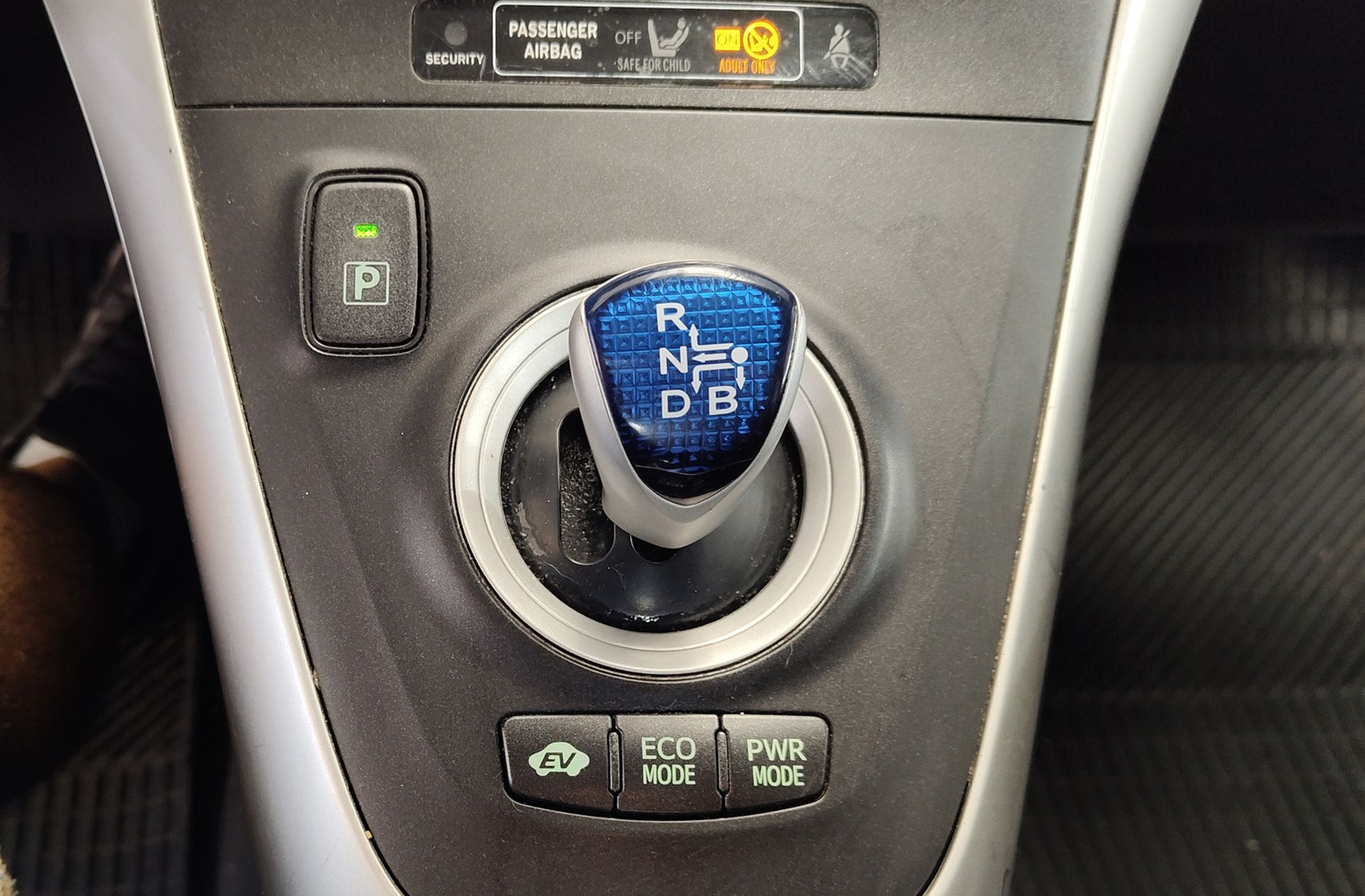 Toyota Auris 1.8 Hybrid Advance - foto 5