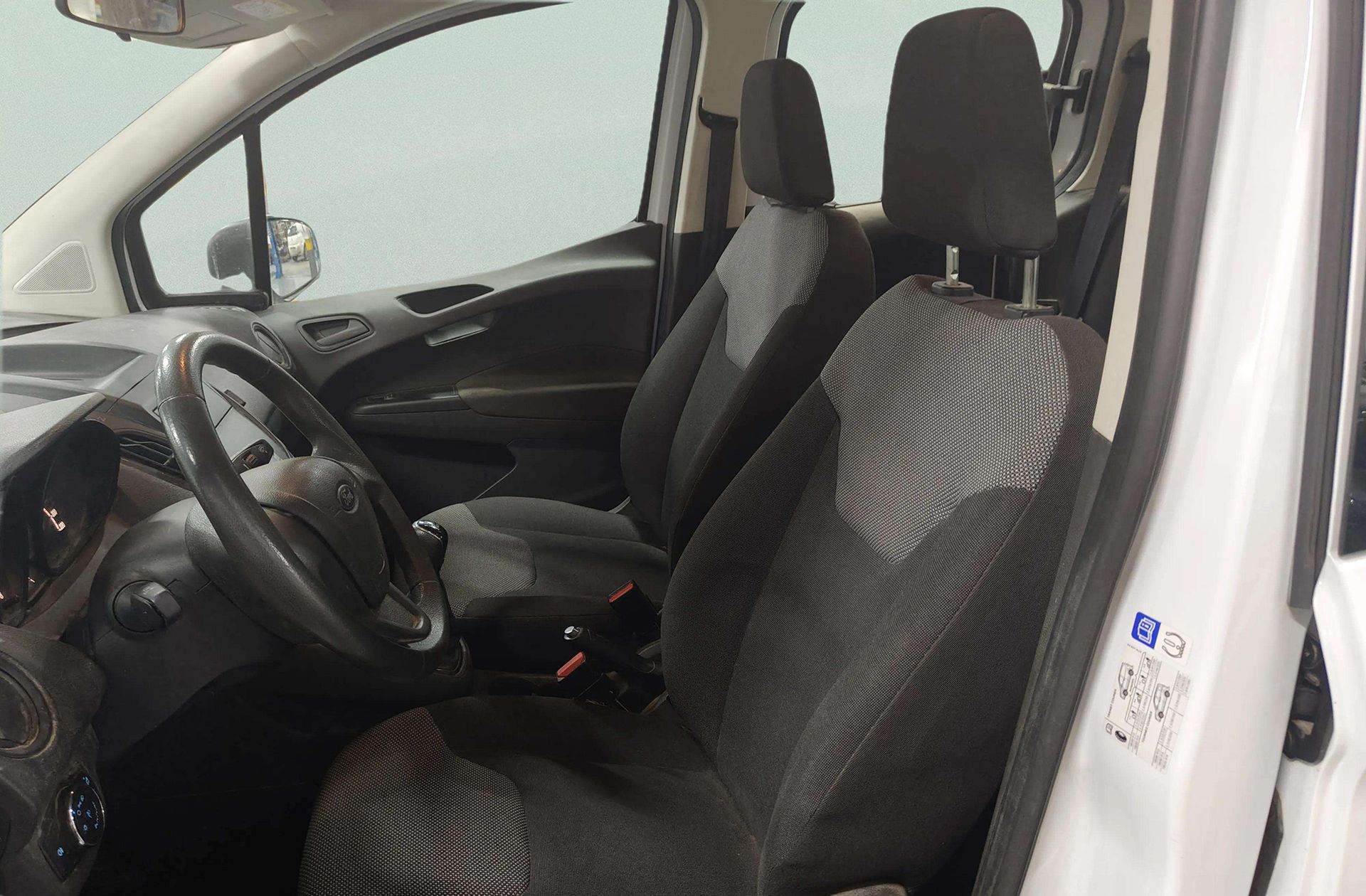 Ford Tourneo Courier 1.0 EcoBoost Ambiente - foto 8