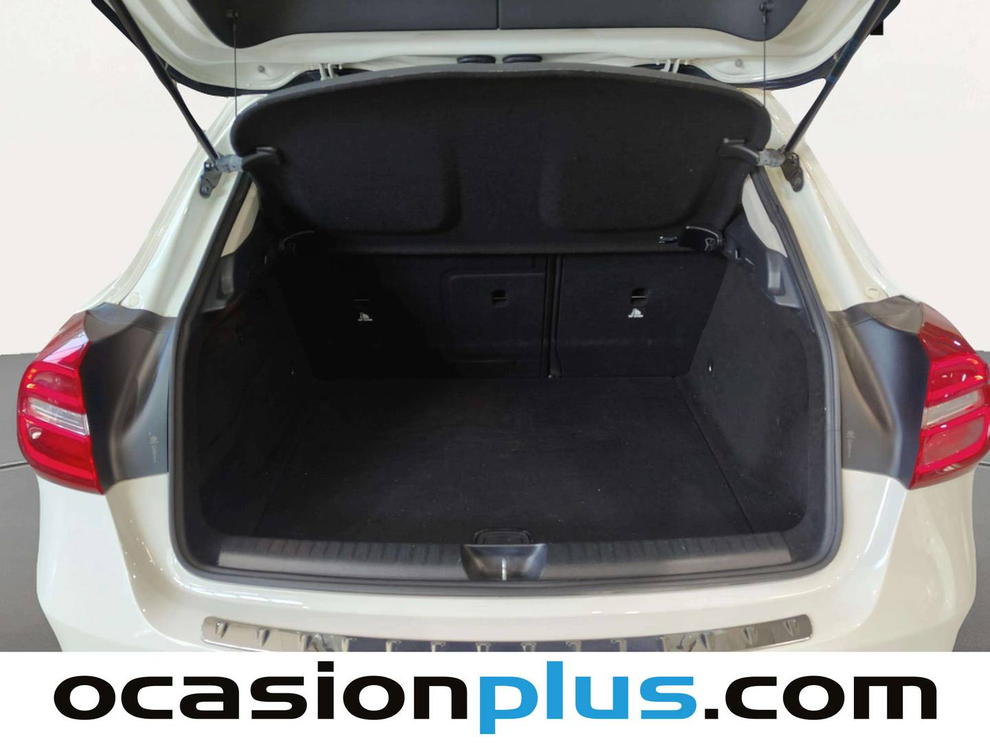 Fotos maletero Mercedes GLA Mercedes-Benz GLA 200 d Urban (136 CV)