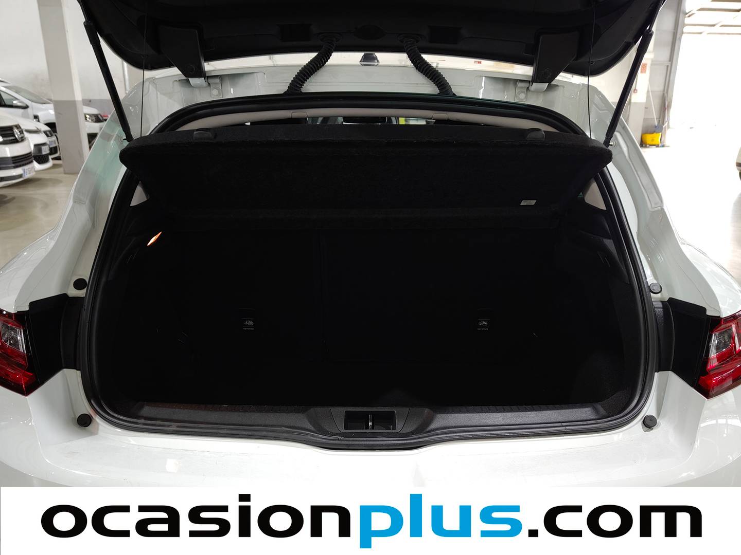 Fotos maletero Renault Mégane Renault Megane Zen TCe (140 CV) GPF