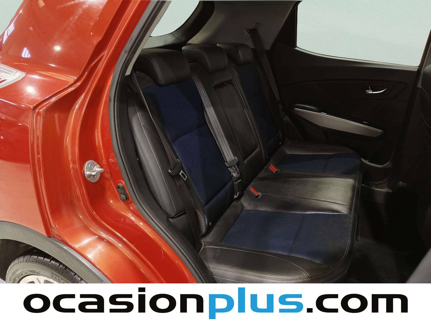 Foto SsangYong Tivoli Ssangyong Tivoli D16T Limited 4x2 (115 CV)