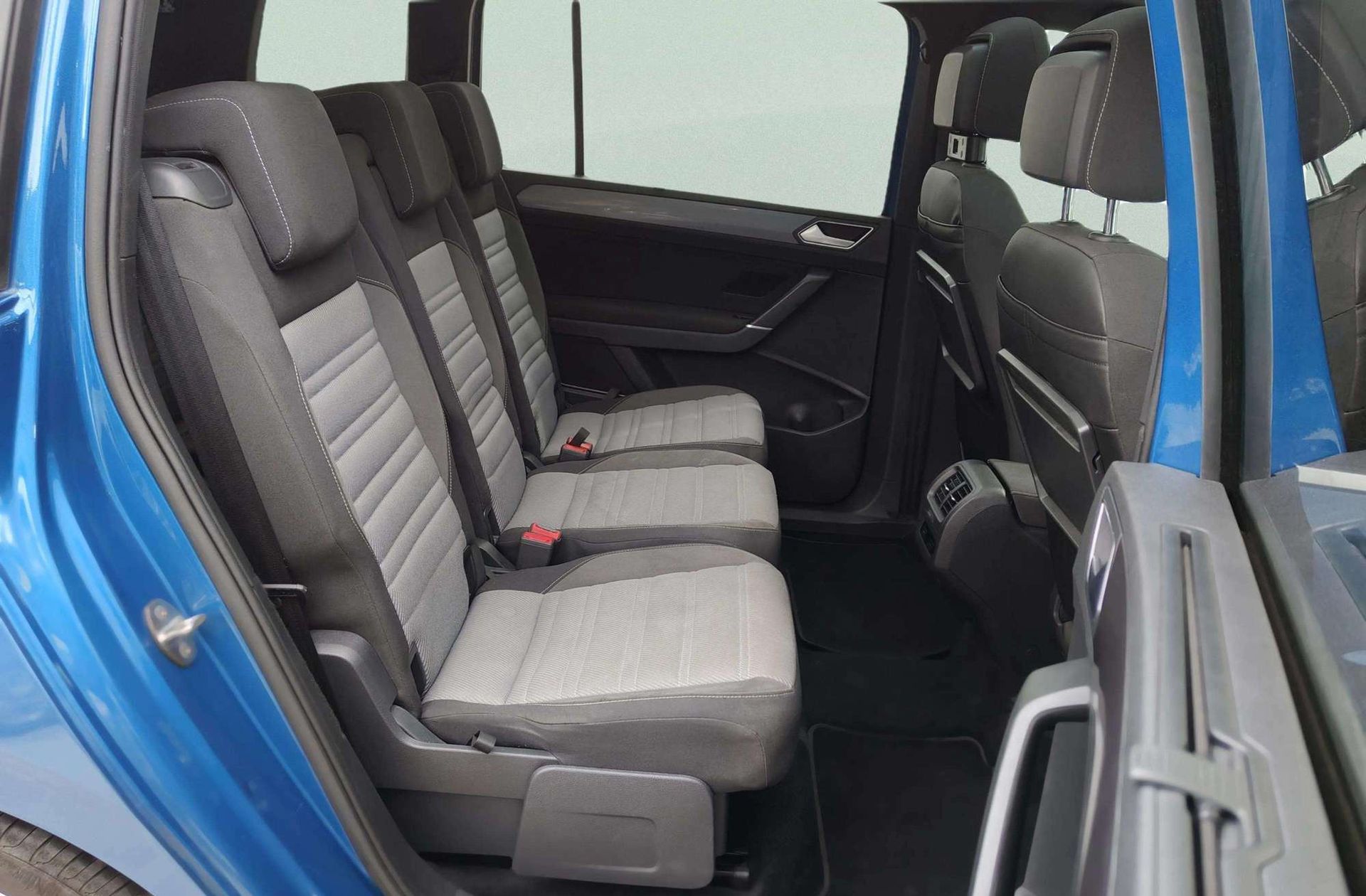 Volkswagen Touran Sport 1.8 TSI DSG 7 plazas Pack R-Line - foto 25