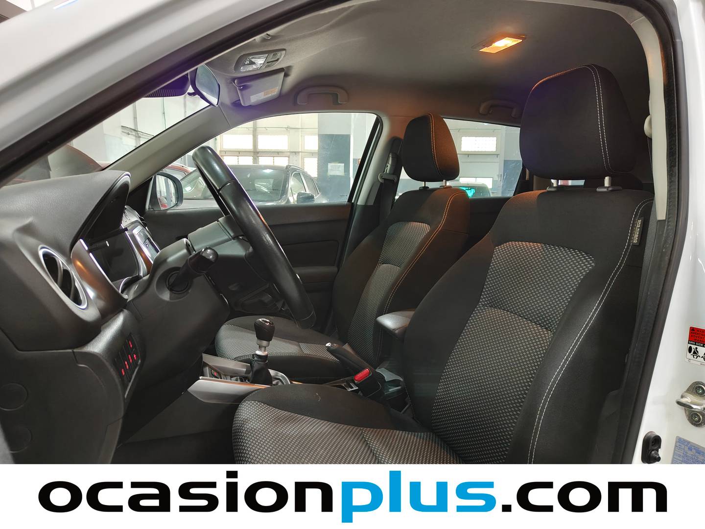 Foto asientos delanteros Suzuki Vitara Suzuki Vitara 1.4 Turbo Mild Hybrid GLE (129 CV)