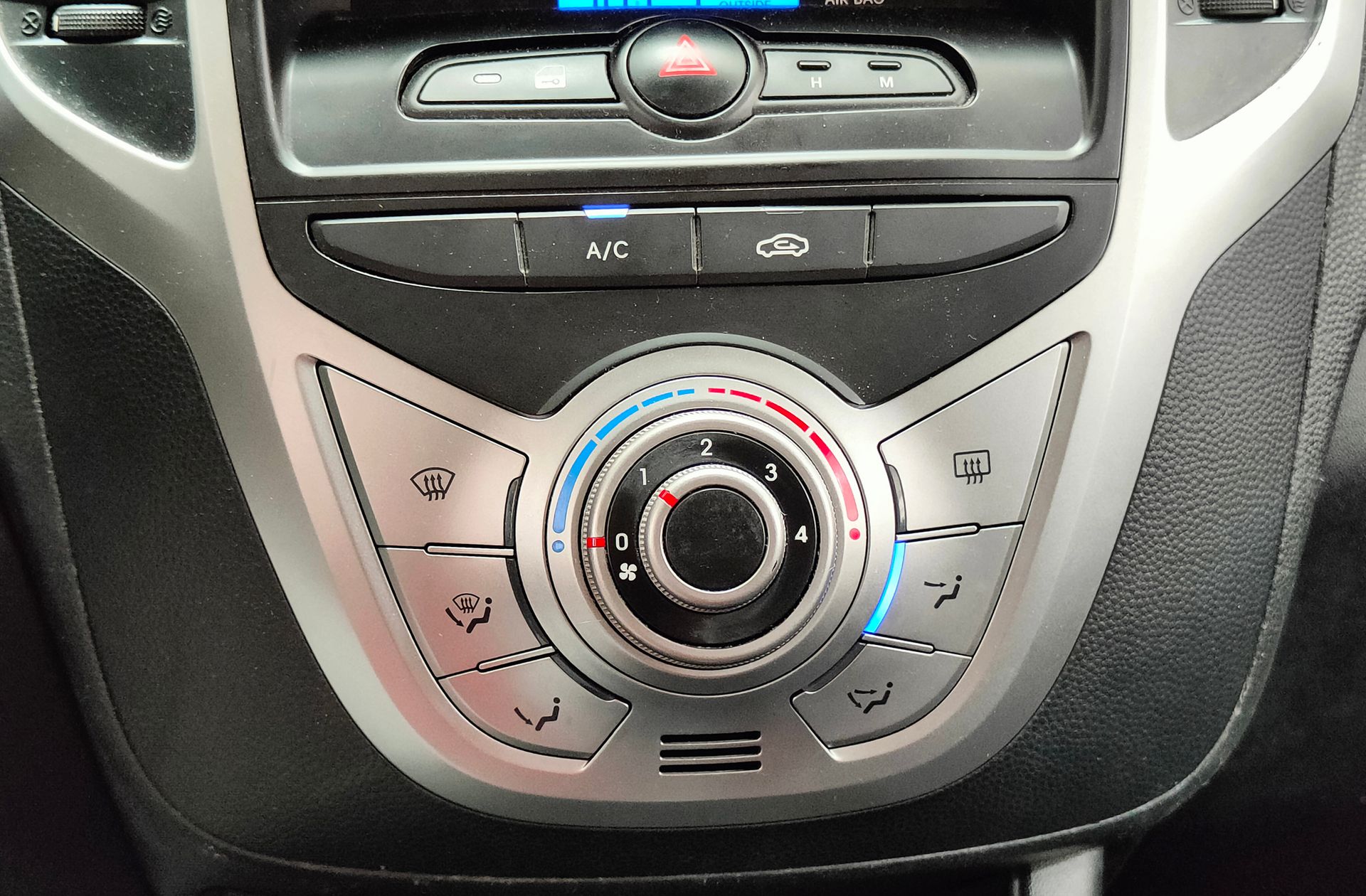 Hyundai ix20 1.4 MPI Klass - foto 28