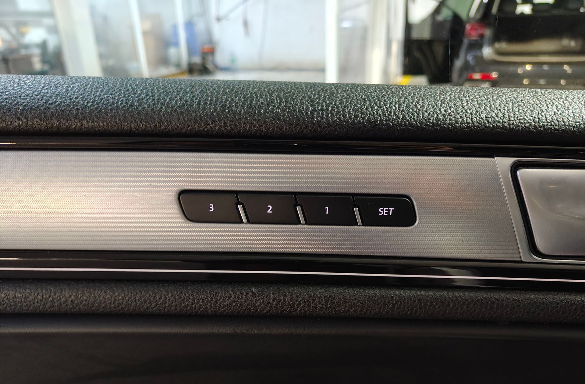Volkswagen Touareg R-Line 3.0 TDI BMT Tiptronic - foto 21