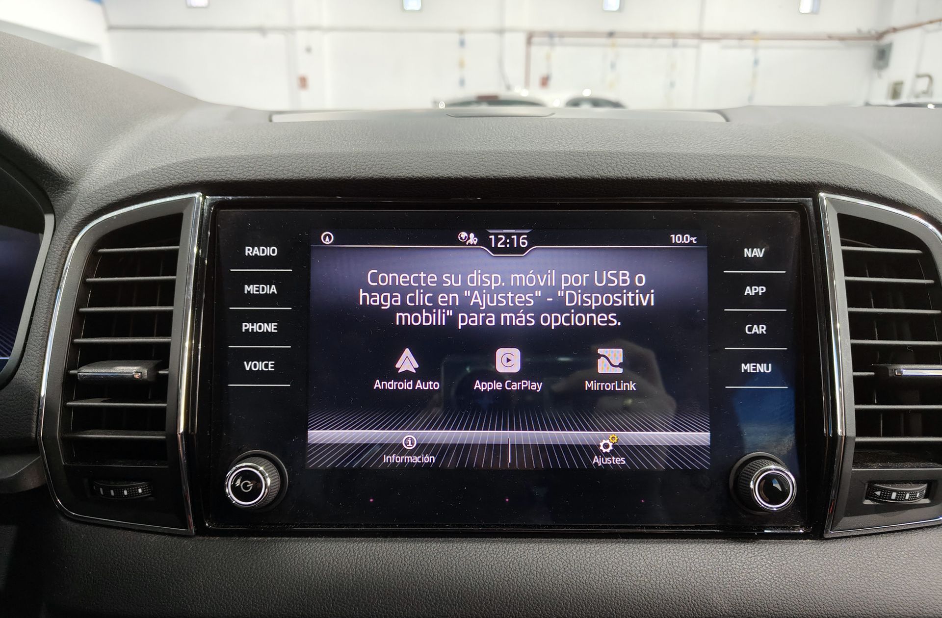 Škoda Karoq 1.5 TSI ACT Ambition DSG - foto 27