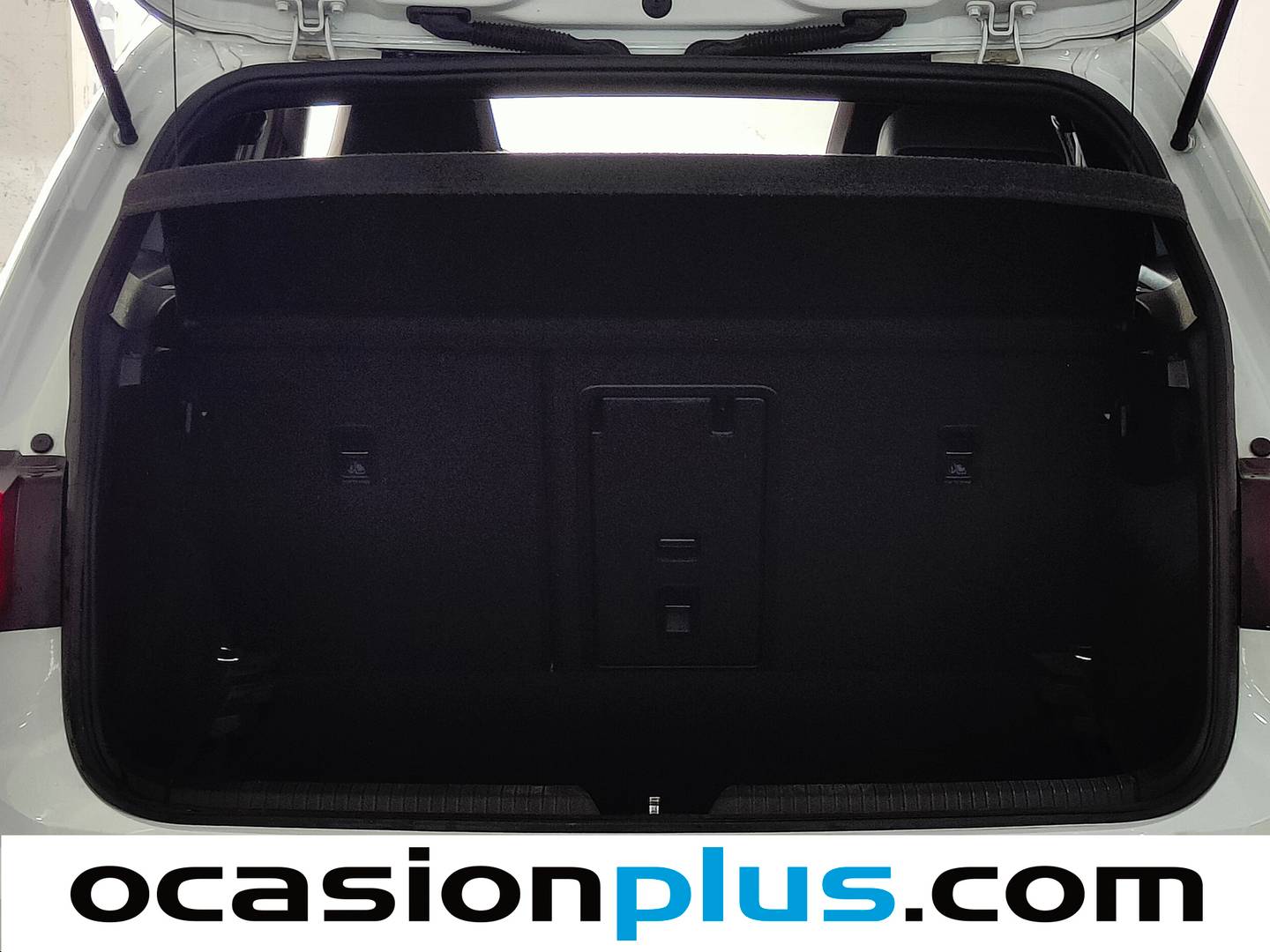 Fotos maletero Volkswagen Golf Volkswagen Golf R-Line 2.0 TDI  (150 CV) DSG