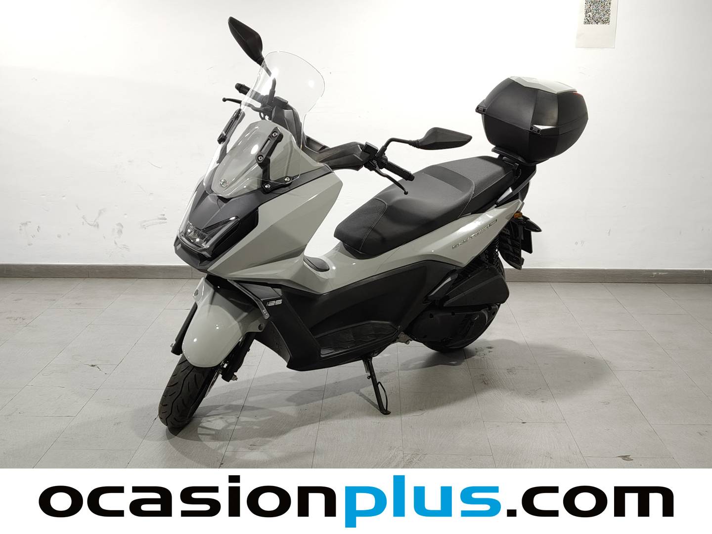Foto Kymco Sky Town 125 ABS KYMCO Sky Town 125 ABS (11 CV)