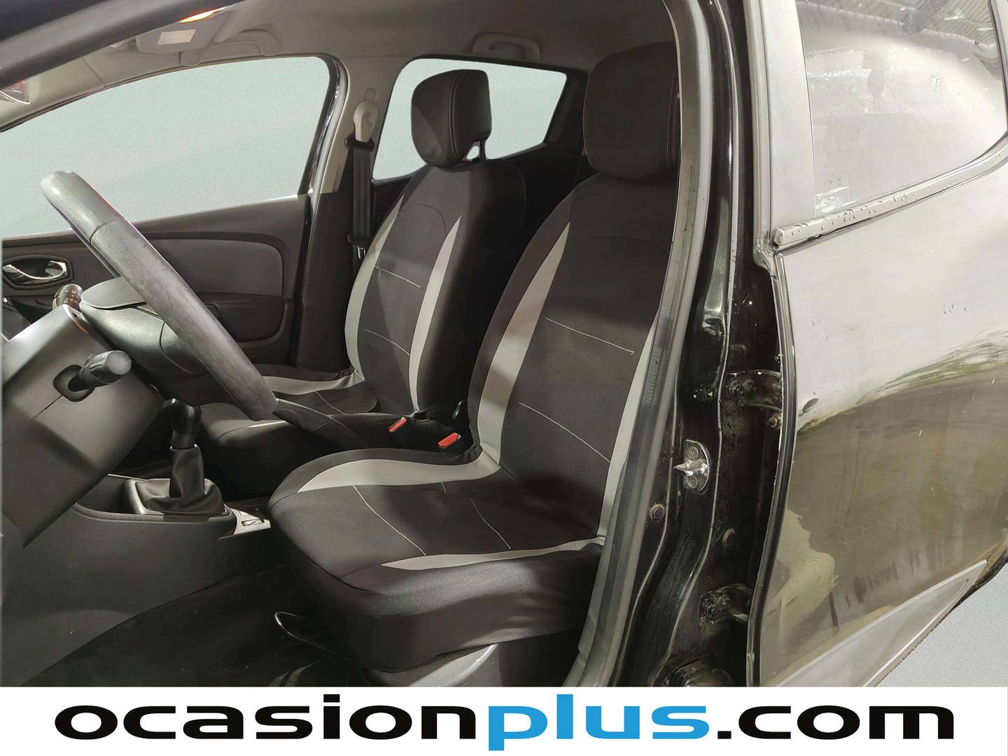 Foto asientos delanteros Renault Clio Renault Clio 1.2 16v Authentique (75 CV)