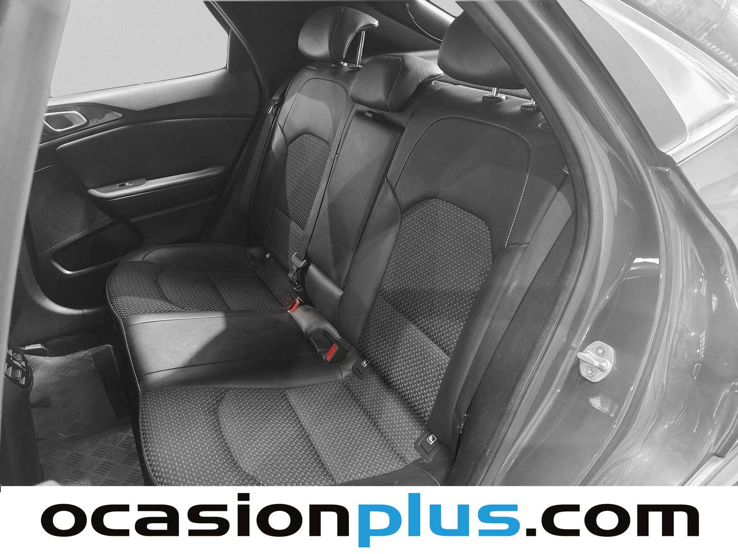 Foto asientos traseros KIA XCeed KIA XCeed 1.0 T-GDi Tech (120 CV)