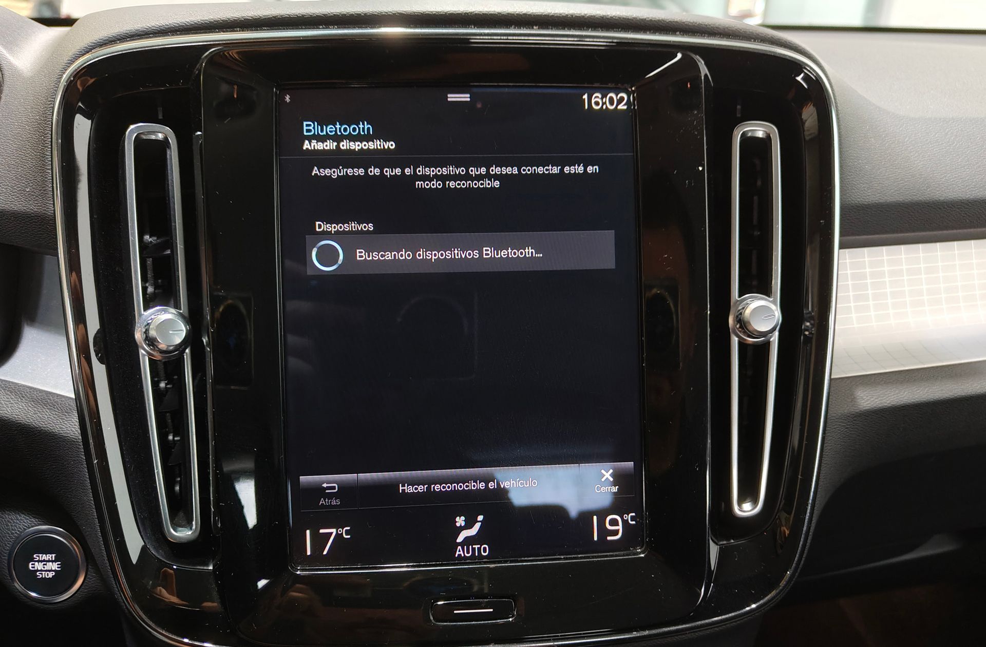 Volvo XC40 B4 G Momentum Pro AWD - foto 32
