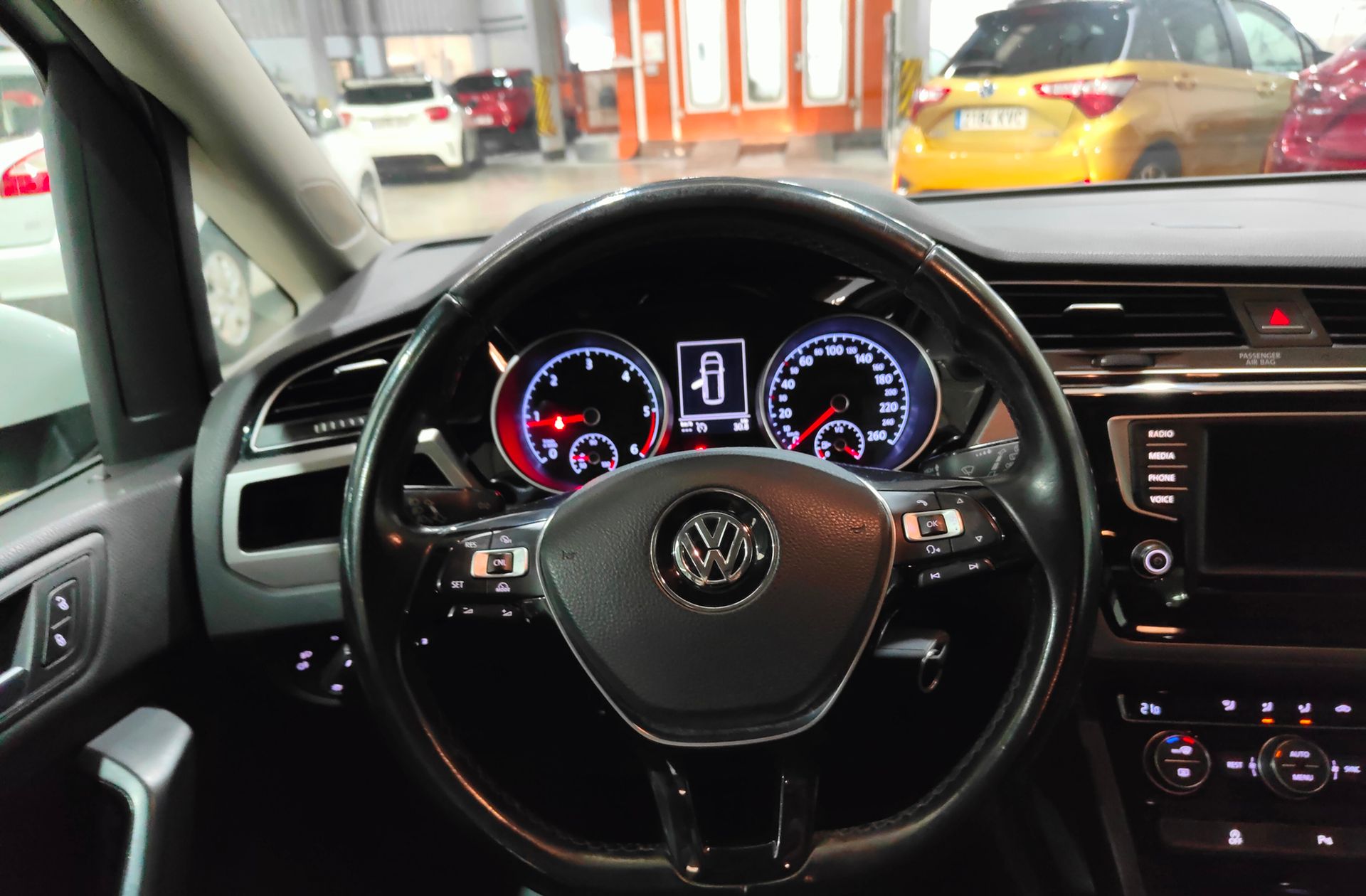 Volkswagen Touran Advance 1.6 TDI SCR BMT - foto 21