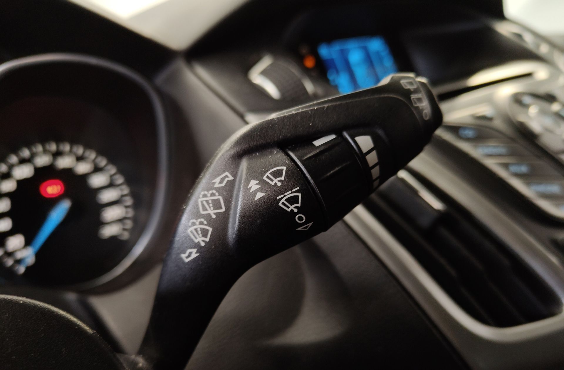 Ford Focus 1.0 EcoBoost Edition - foto 23