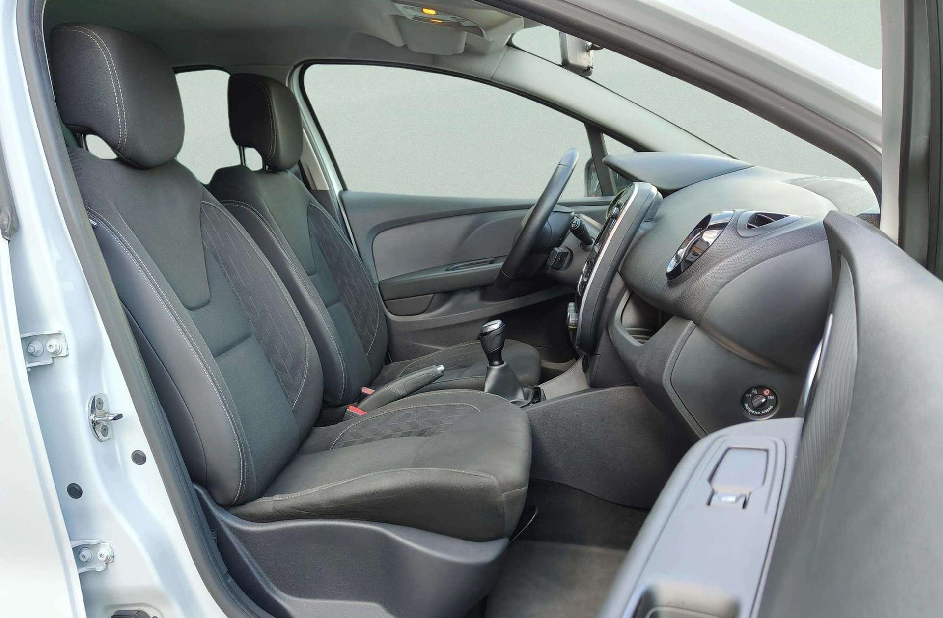 Renault Clio Limited TCe - foto 18