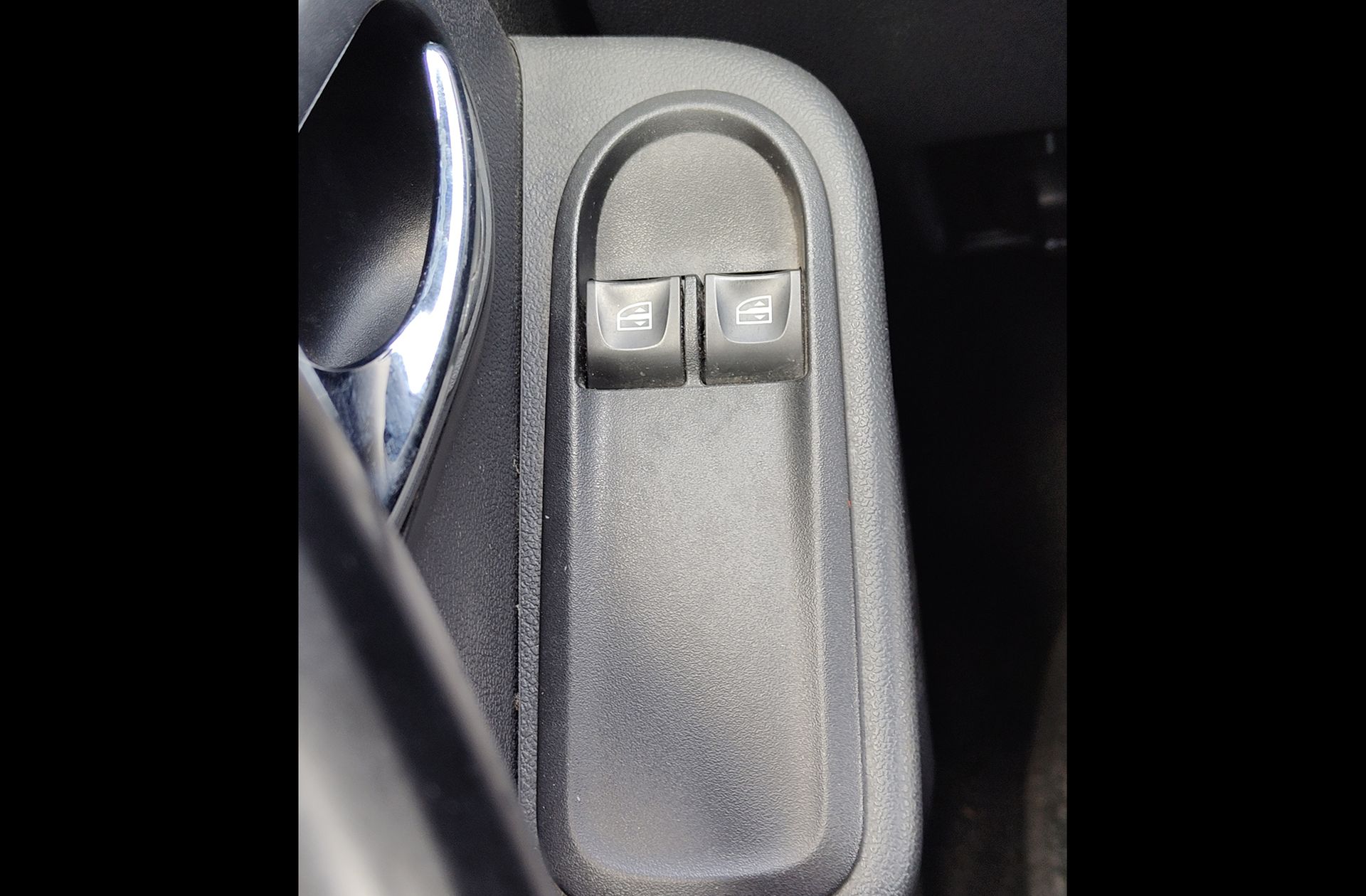 Dacia Duster Laureate TCe 4x2 - foto 32
