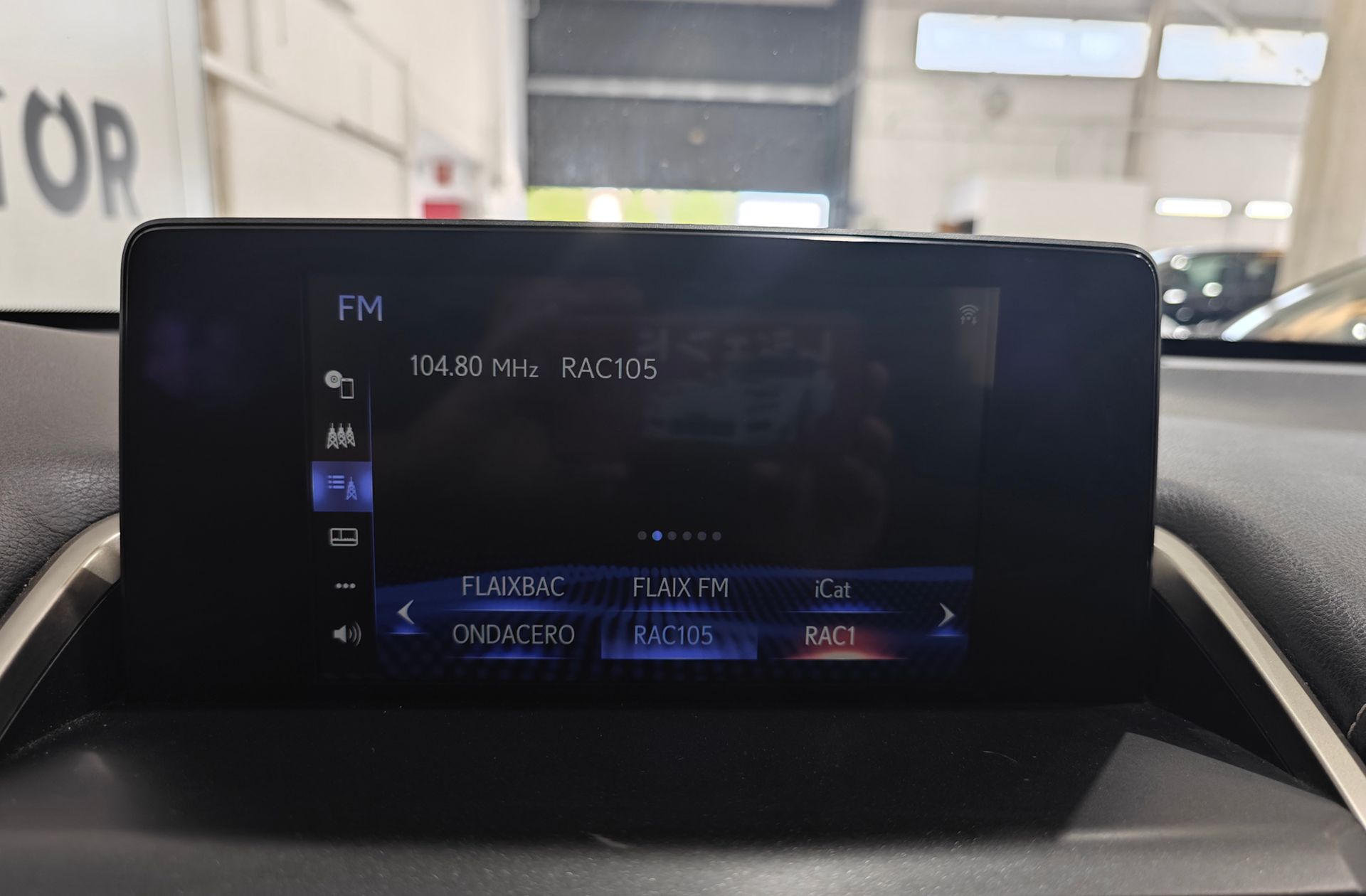 Lexus NX 300h Business 2WD - foto 29