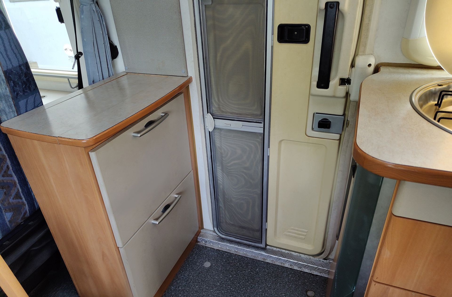 Hymer B 694 2.8D 4 plazas - foto 34