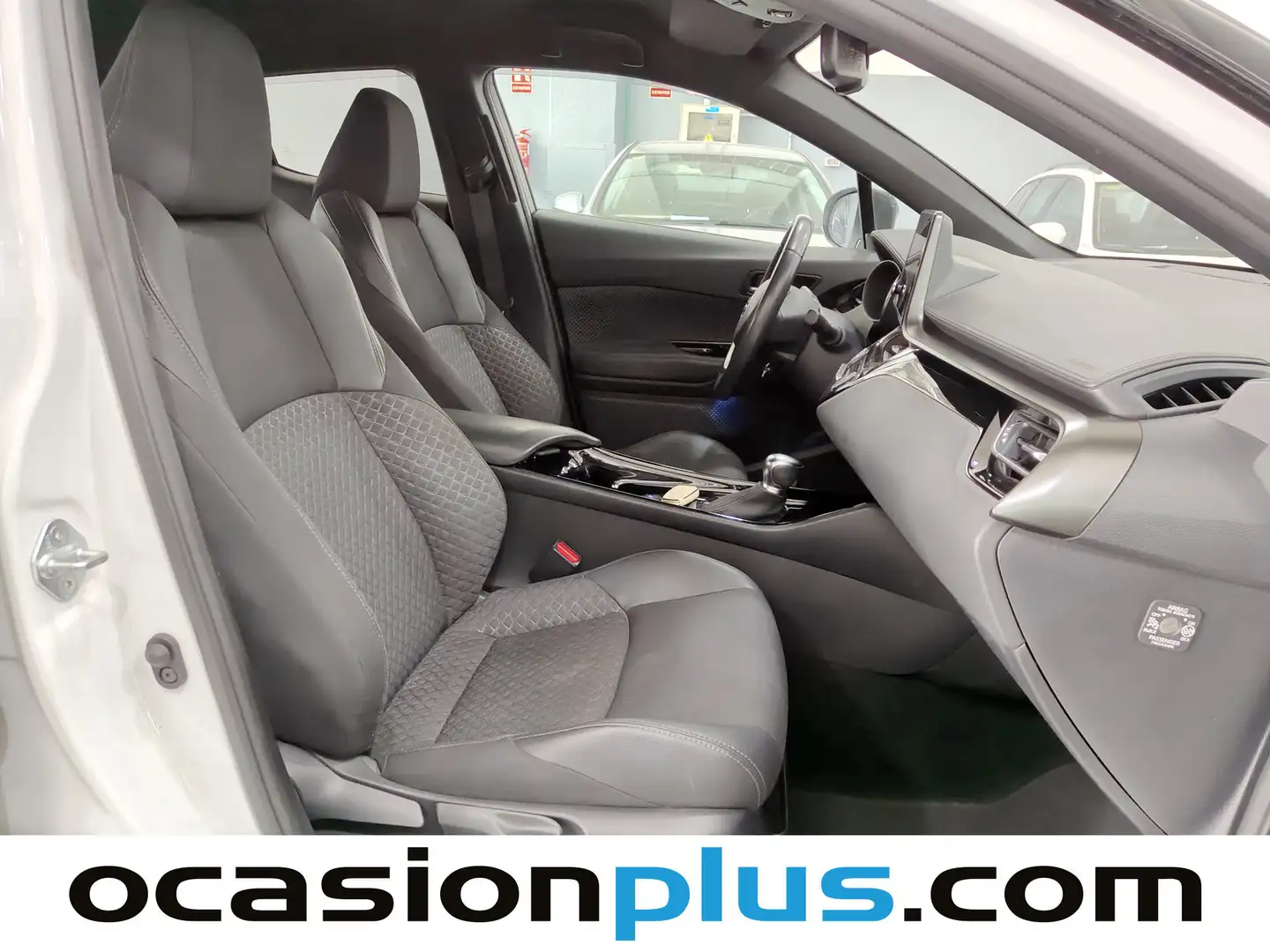 Foto Toyota C-HR Toyota C-HR 1.8 125H Advance (122 CV)