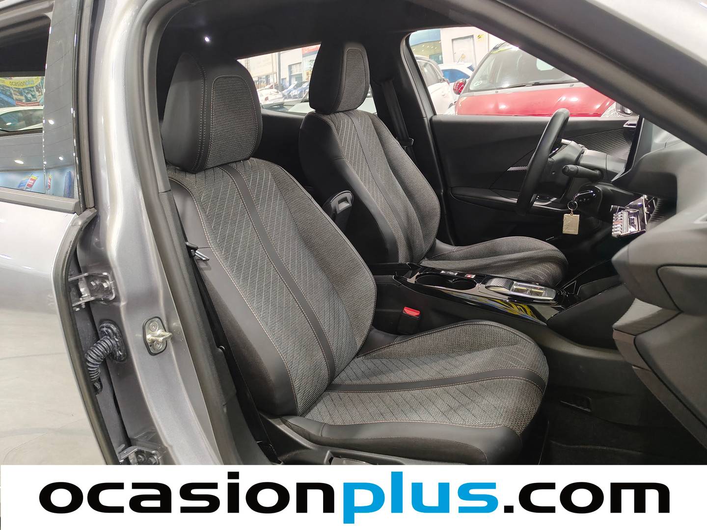 Peugeot 2008 Peugeot 2008 Allure Hybrid eDCS6 (145 CV) km 0