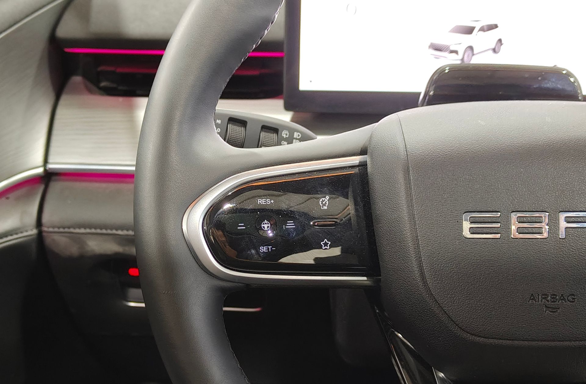 Ebro s800 1.6 T-GDi Luxury DCT - foto 31