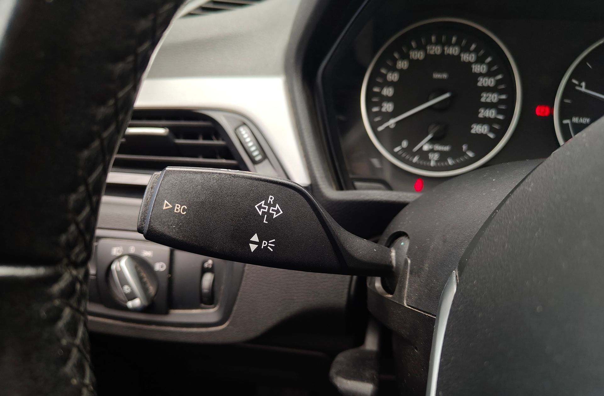 BMW X1 sDrive18d Business - foto 34
