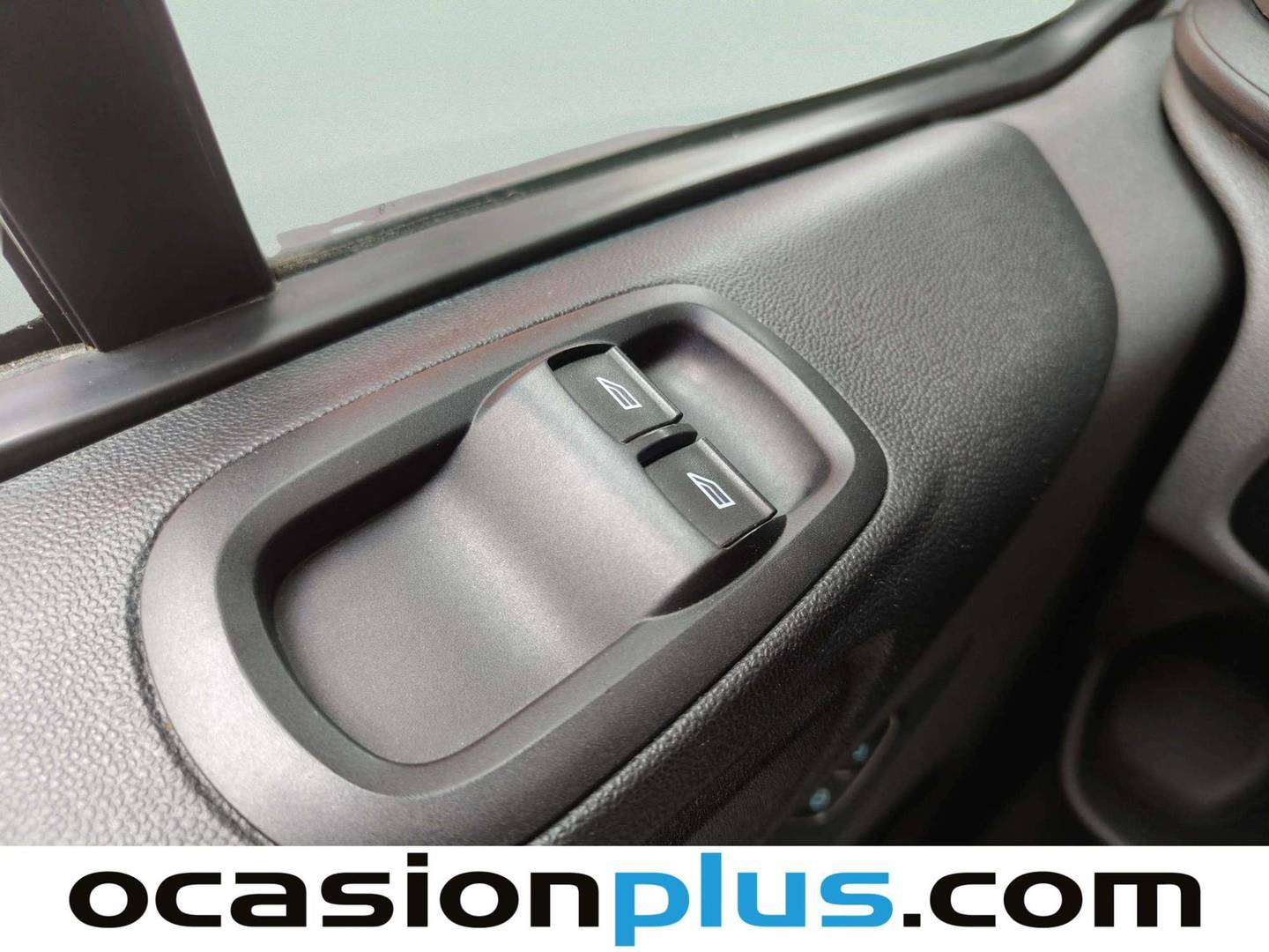 Ford Transit Custom Ford Transit Custom Kombi 2.0 TDCI 320 L1 Ambiente (105 CV) de ocasión