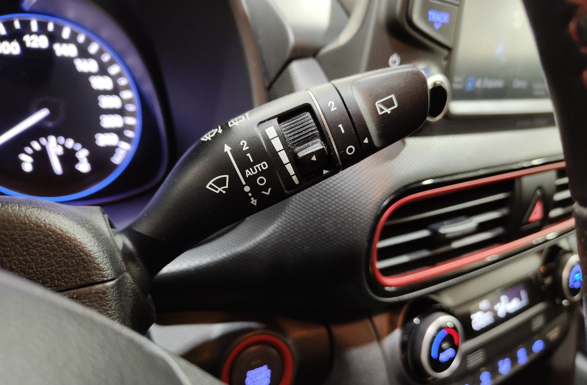 Hyundai Kona 1.0 T-GDi Tecno 4x2 AEB - foto 30