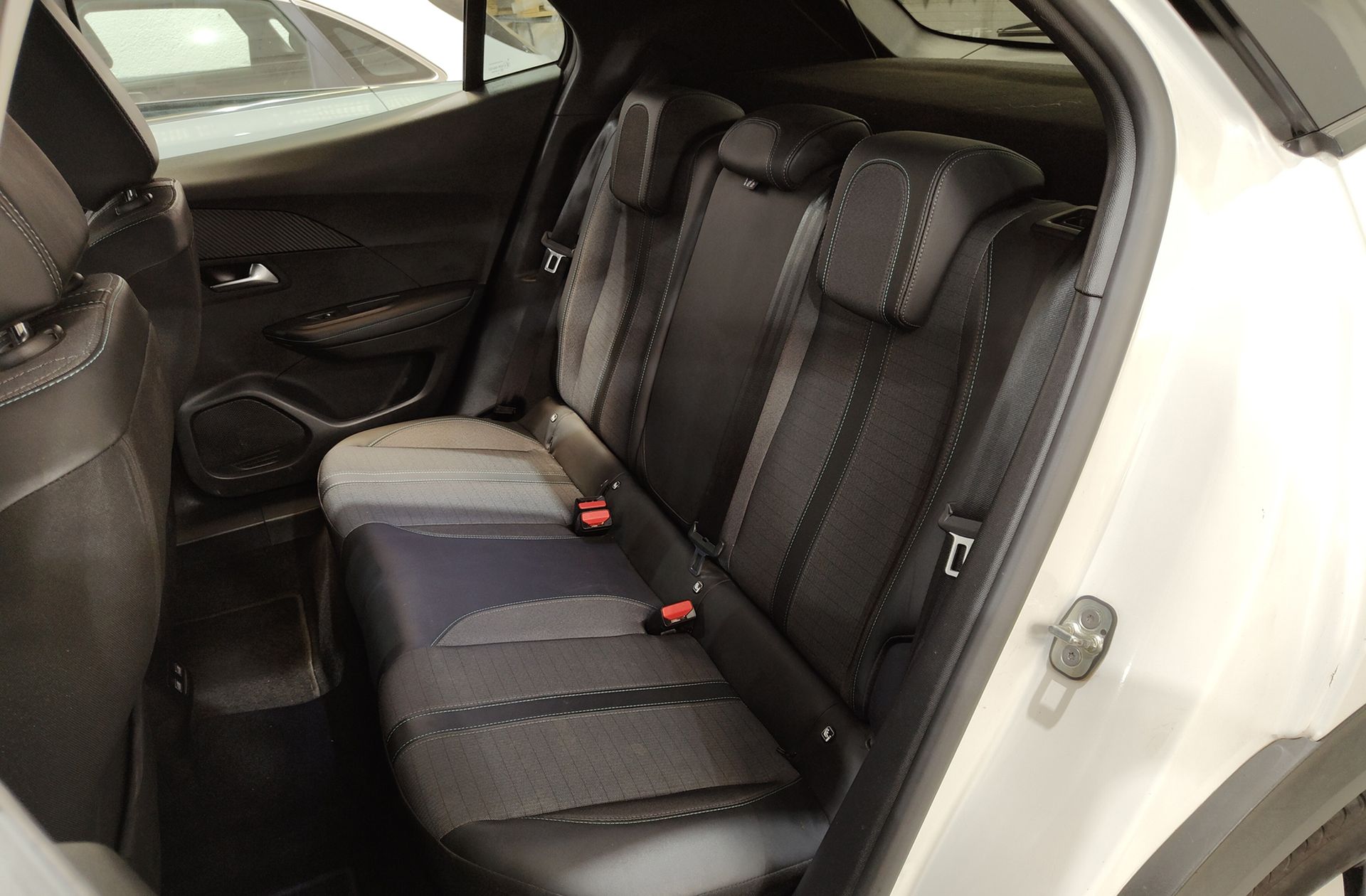 Peugeot 2008 PureTech 100 Allure - foto 10