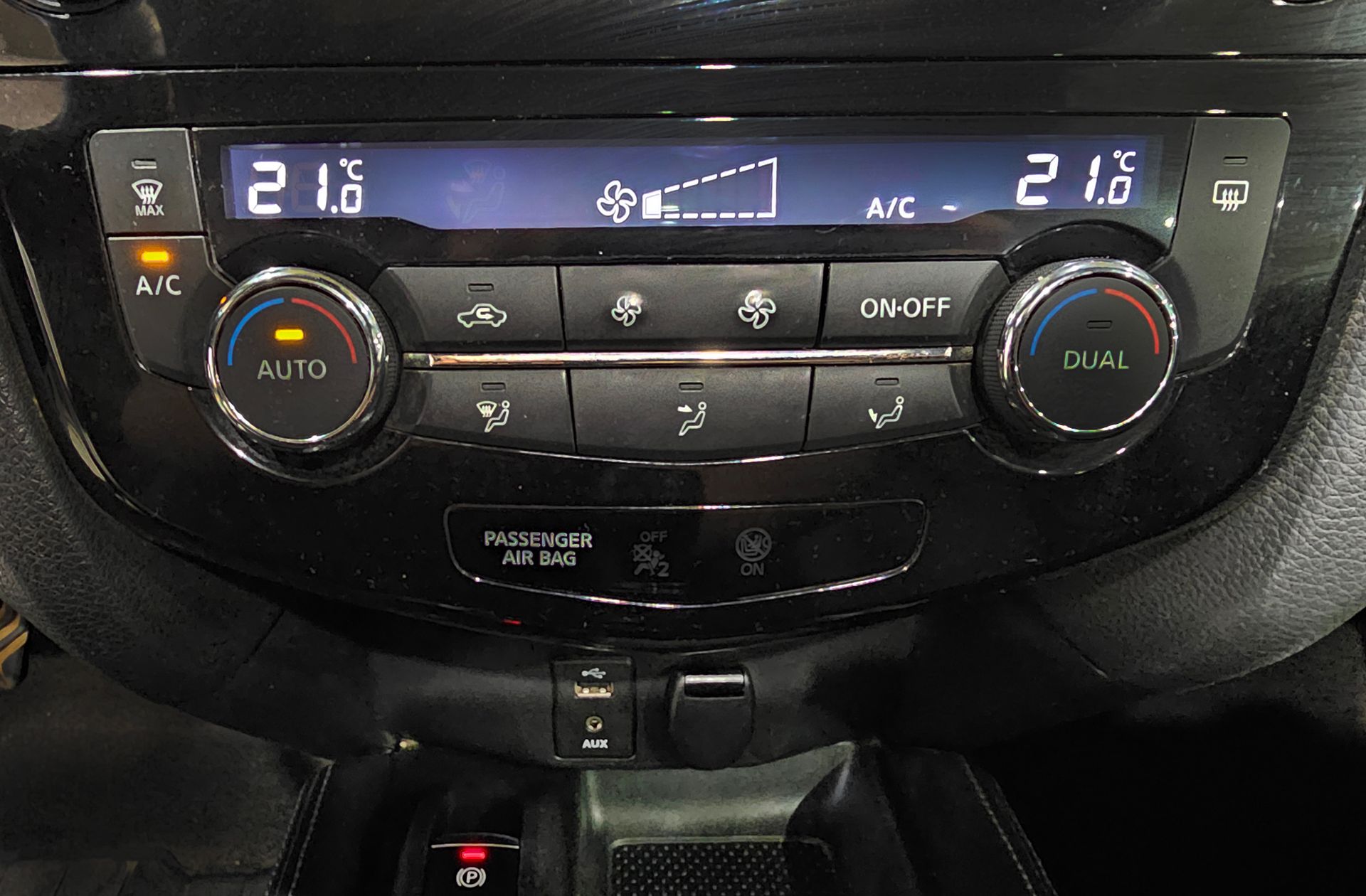 Nissan X-Trail 1.6 dCi N-Connecta - foto 32
