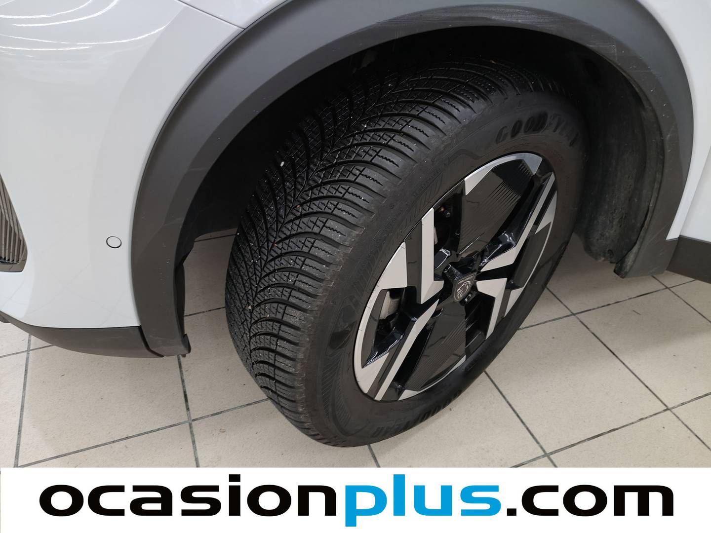 Foto Peugeot 2008 Peugeot 2008 Allure Hybrid eDCS6 (145 CV)