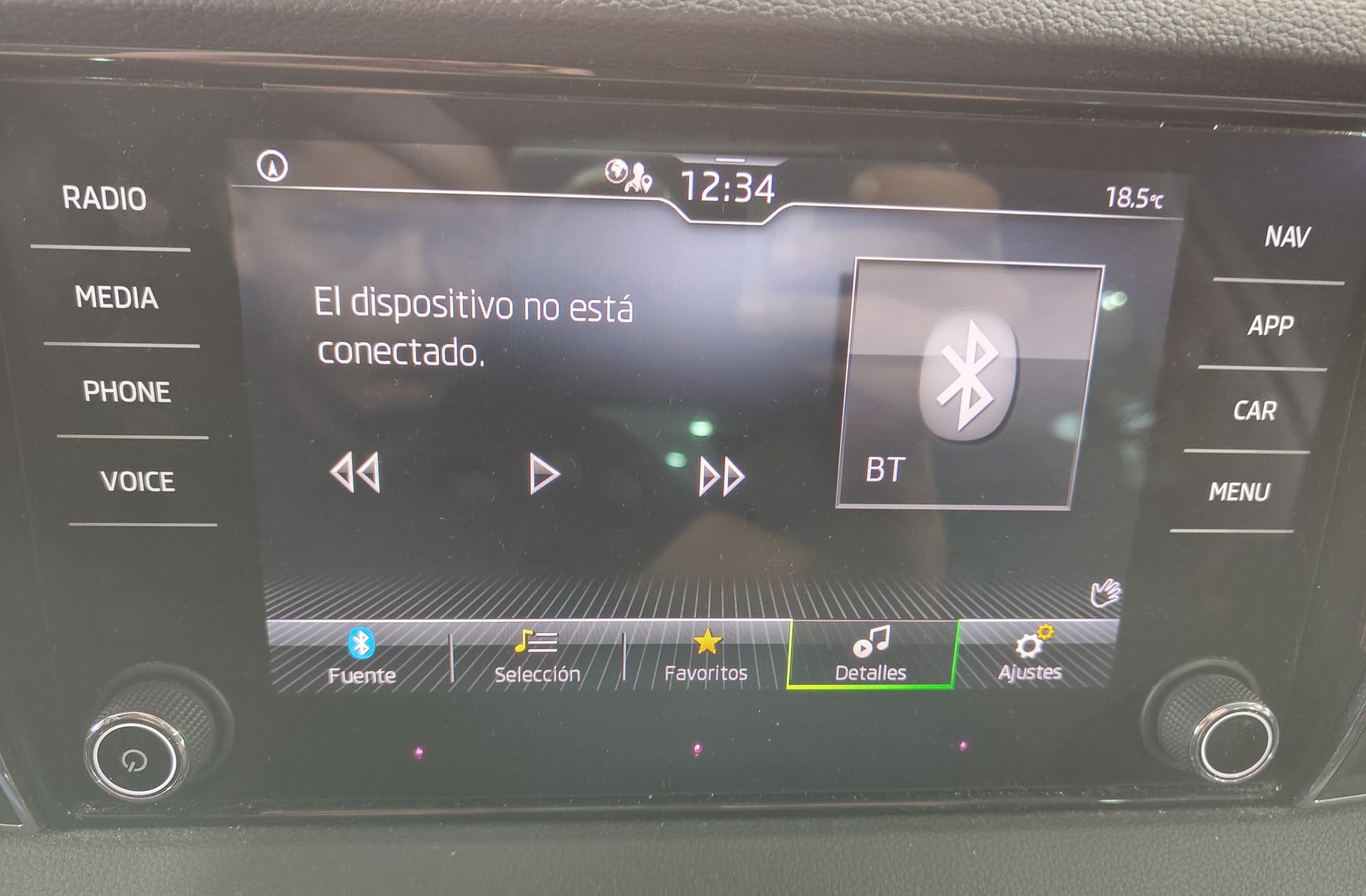Škoda Karoq 2.0 TDI Selection - foto 30