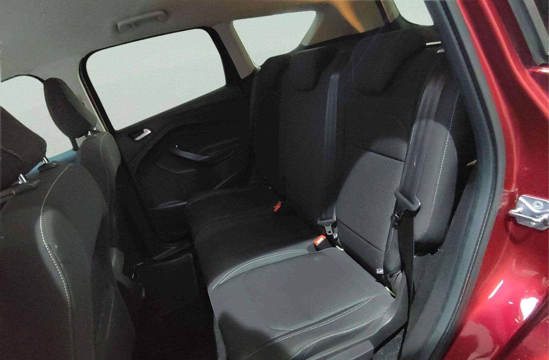Ford Kuga 2.0 TDCi Trend+ 4x2 - foto 14