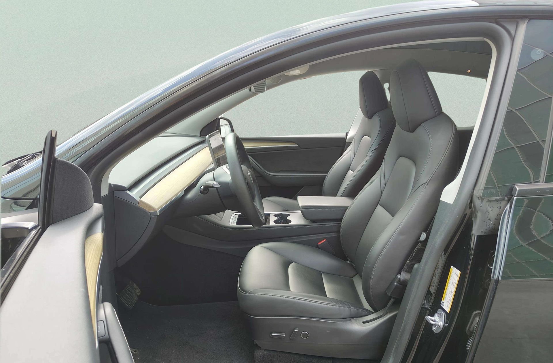 Tesla Model Y Tracción Trasera RWD - foto 17
