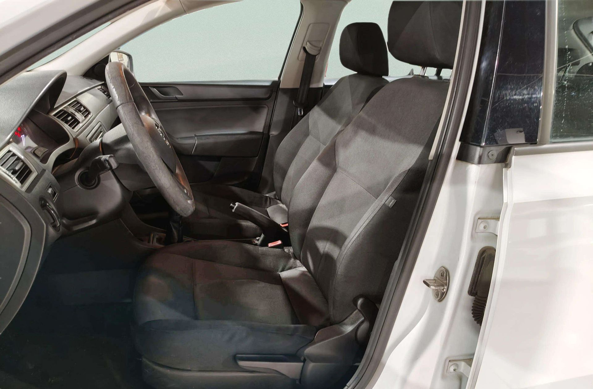 Škoda Spaceback 1.6 TDI CR Active - foto 8