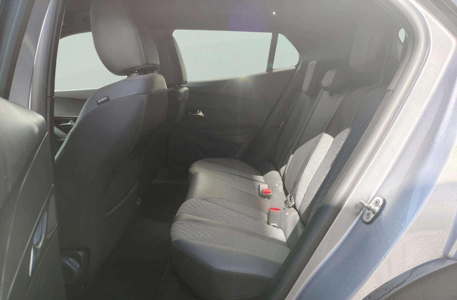 Peugeot 2008 Allure Hybrid eDCS6 - foto 14