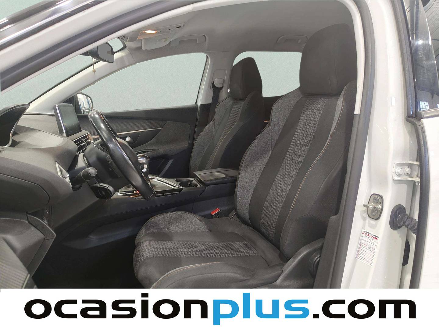 Foto asientos delanteros Peugeot 3008 Peugeot 3008 PureTech 130 S&S Active (130 CV)