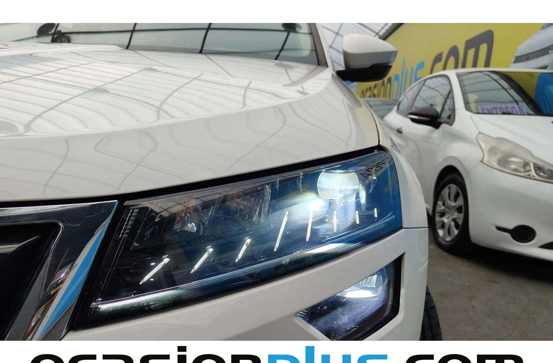 Škoda Karoq 1.0 TSI Ambition - foto 13