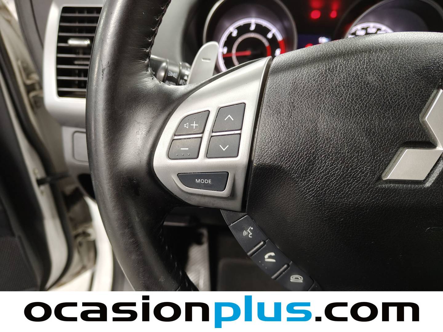 Foto Mitsubishi Outlander Mitsubishi Outlander 2.2 DI-D TC-SST Motion (156 CV) 7 Plazas