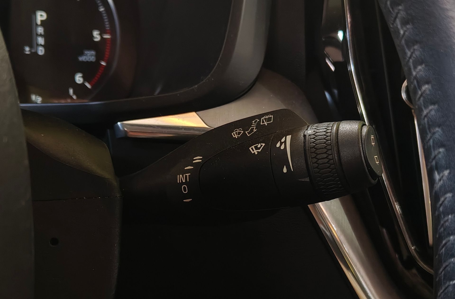Volvo XC60 D4 Business Plus - foto 31