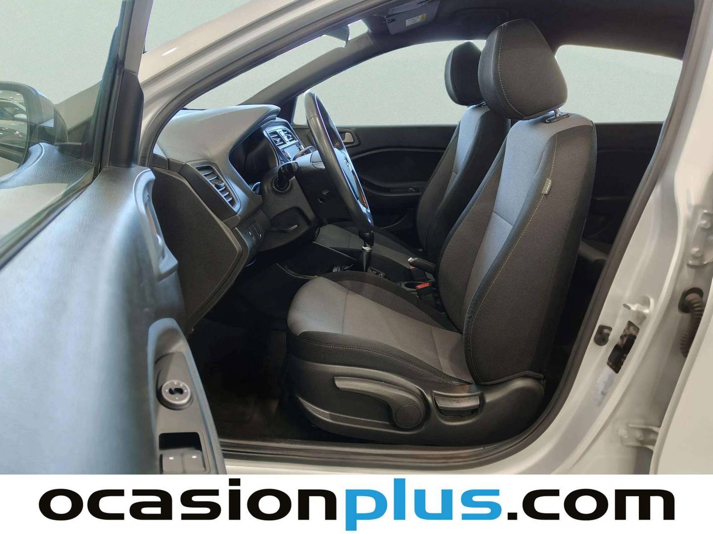 Foto asientos delanteros Hyundai i20 Hyundai i20 1.2 MPI Essence (84 CV)