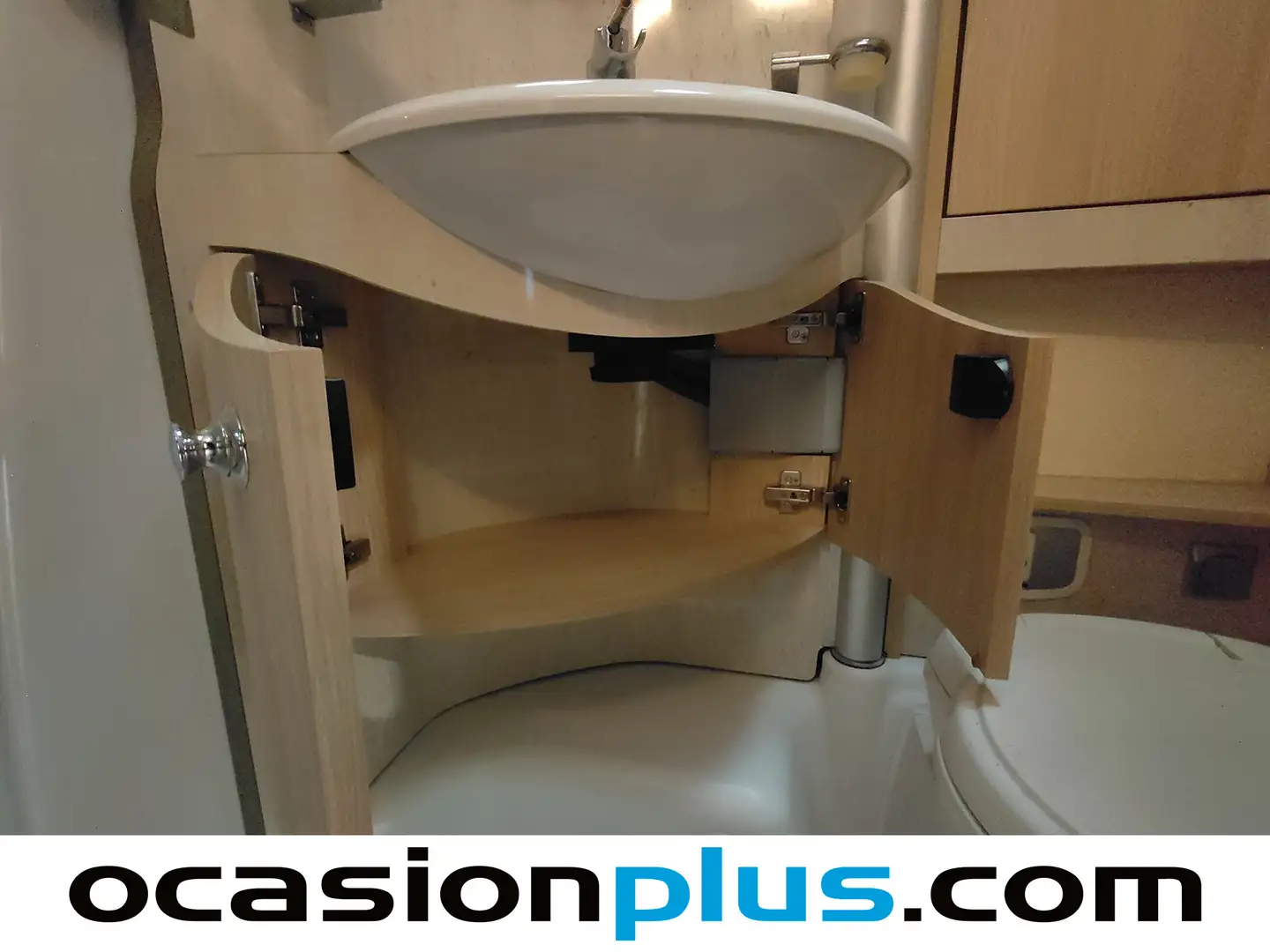 Foto Burstner BT5902 Burstner BT5902 TRAVEL VAN T-590 (150 CV)