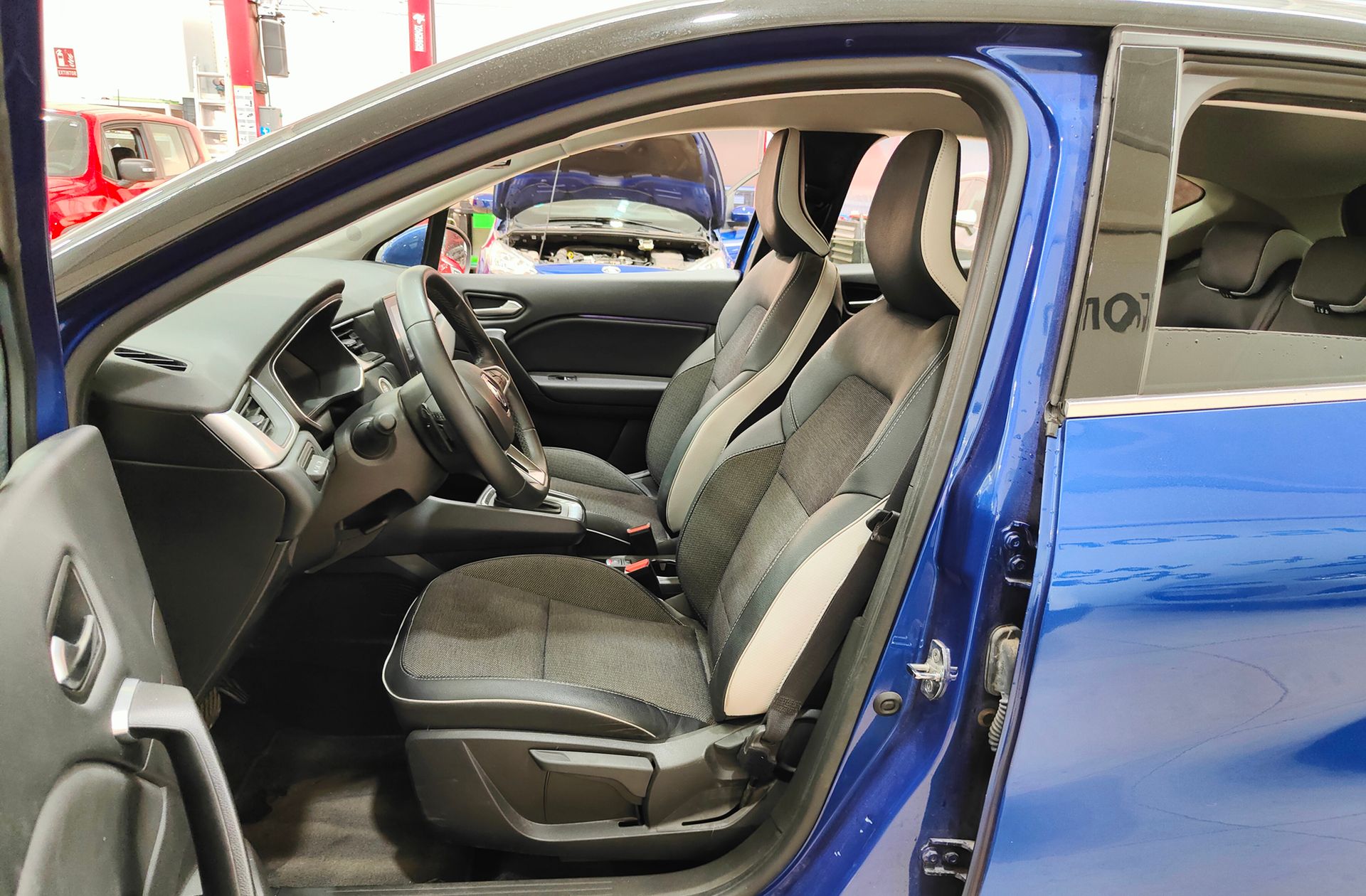 Renault Captur Zen TCe Micro Híbrido EDC GPF - foto 10