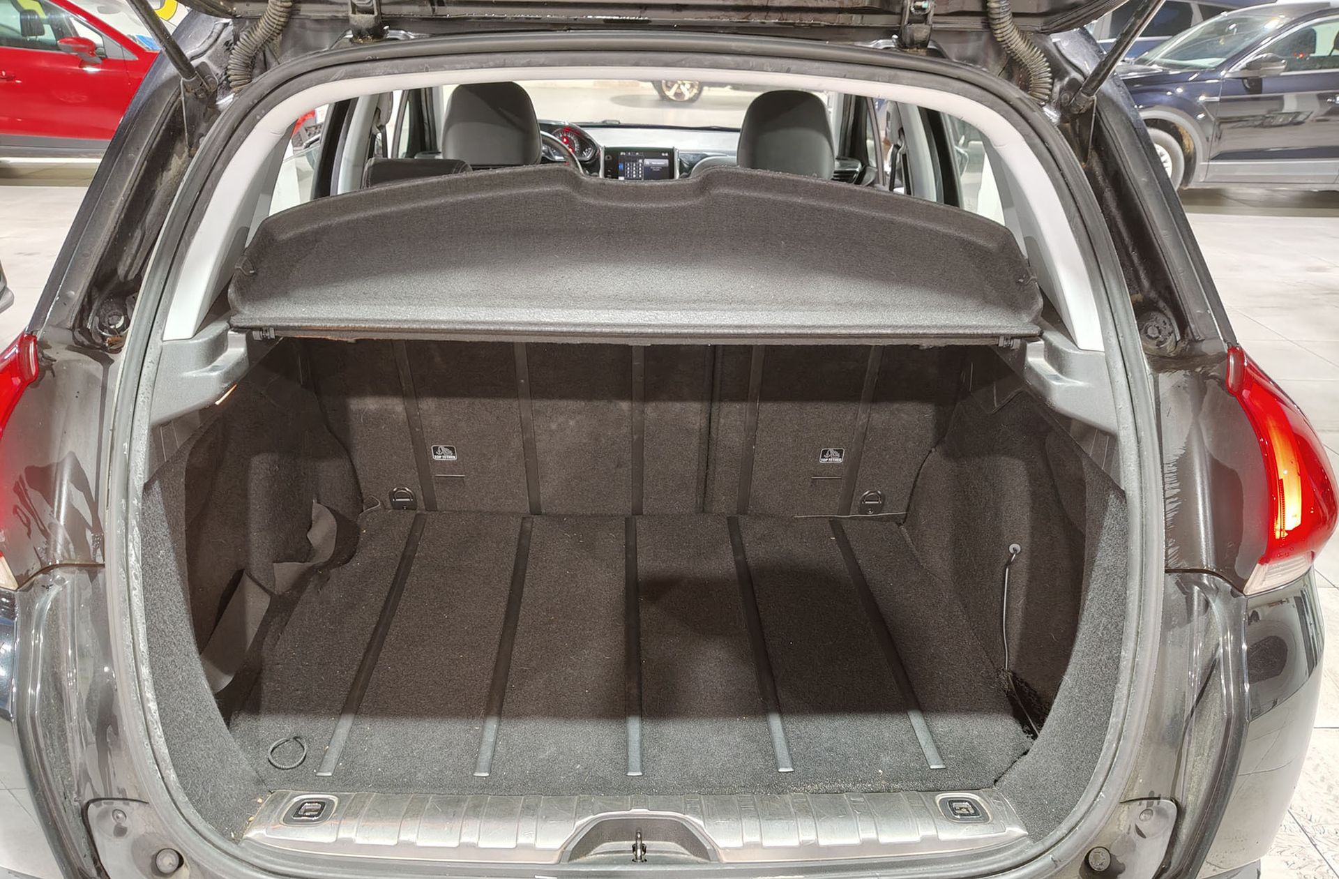 Peugeot 2008 e-HDI 92 Allure - foto 14