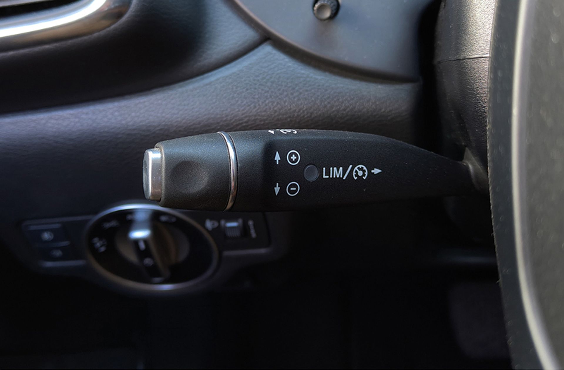 Infiniti Q30 2.2D Premium 7DCT - foto 26