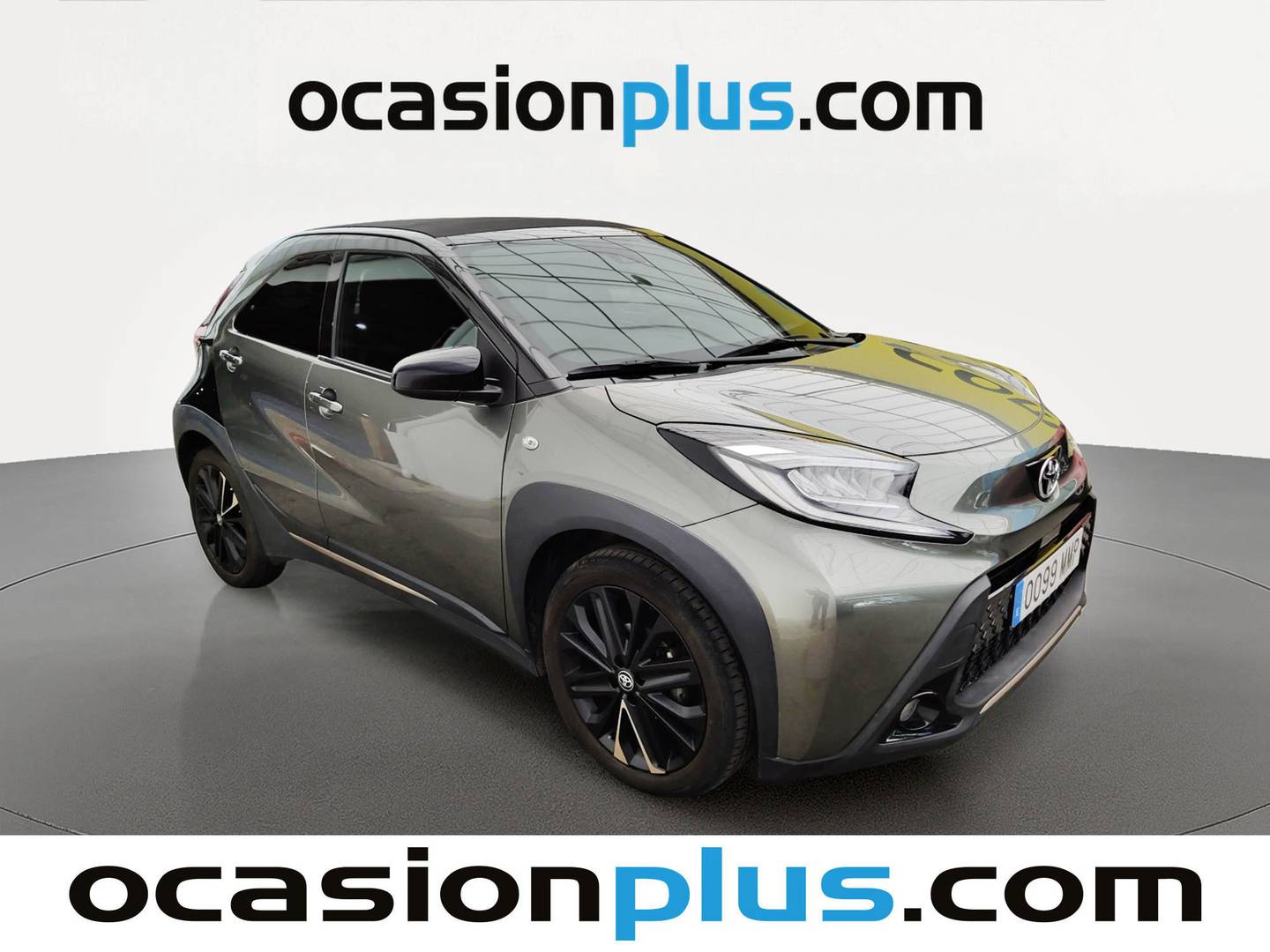 Foto delantera Toyota Aygo X Cross Toyota Aygo X Cross 1.0 VVT-I Undercover CVT (72 CV) derecha