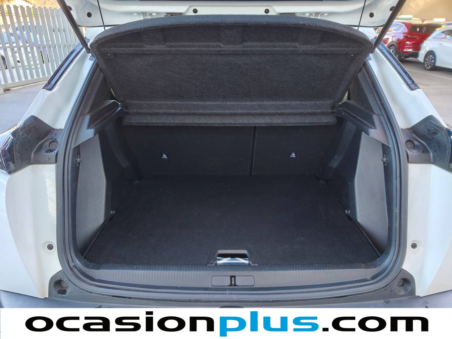 Fotos maletero Peugeot 2008 Peugeot 2008 BlueHDi 110 Allure Pack (110 CV)