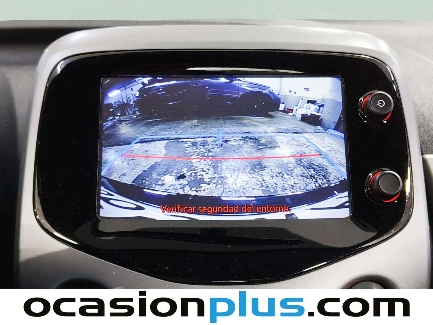 Equipamiento del Toyota Aygo Toyota Aygo 1.0 70 x-play (69 CV)