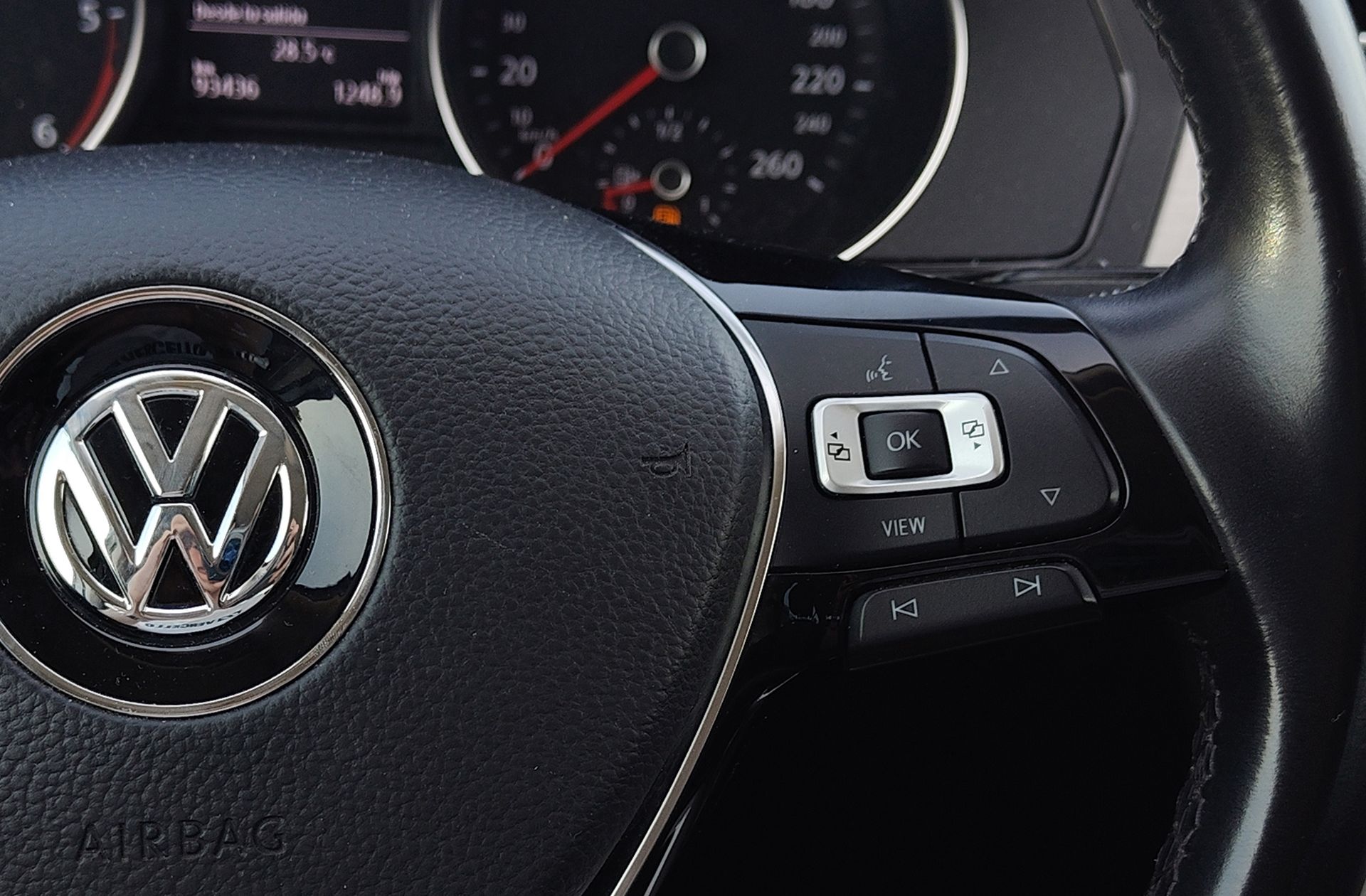 Volkswagen Passat Edition 2.0 TDI - foto 25